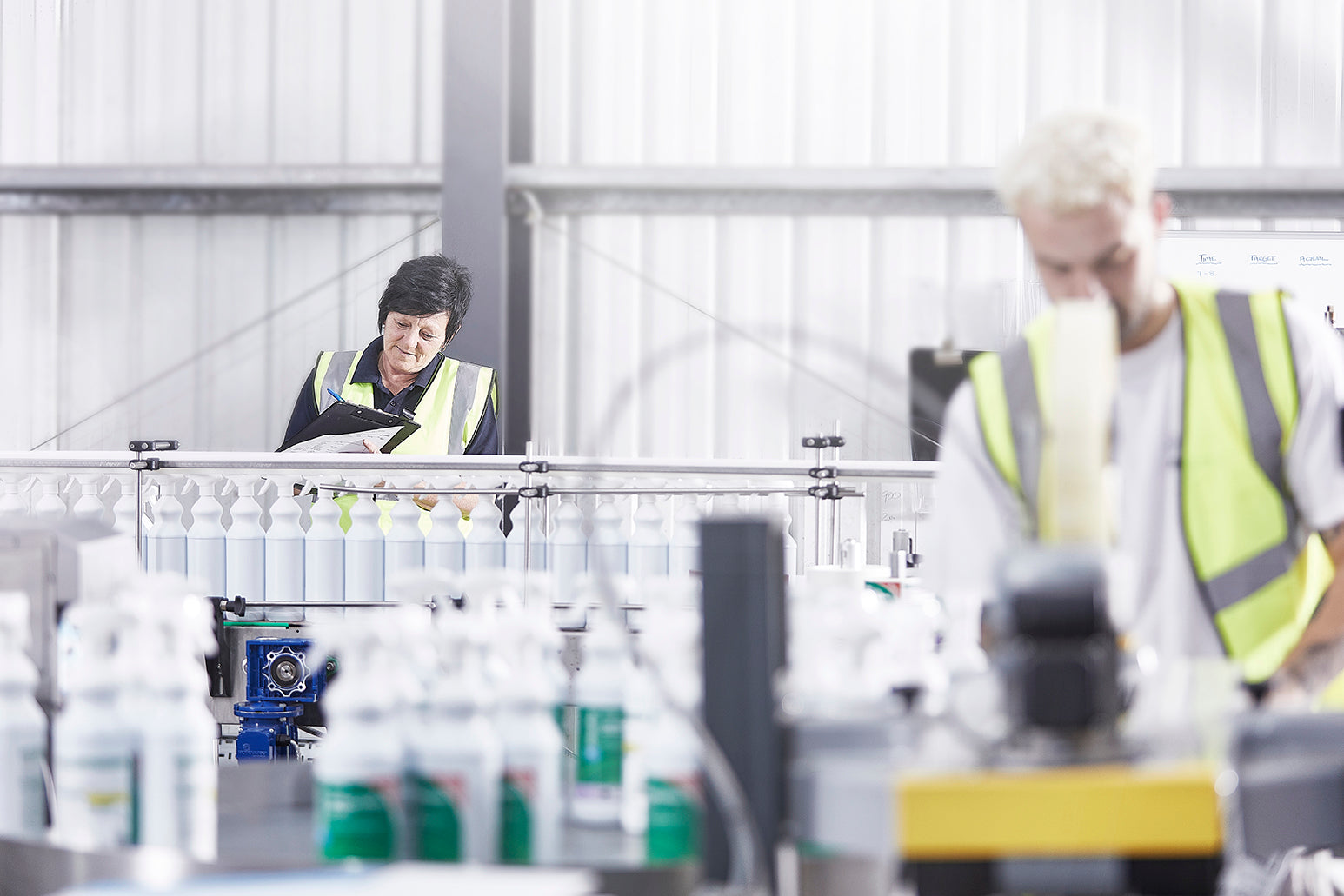 Liquipak-Mandy_working_Joey.jpg