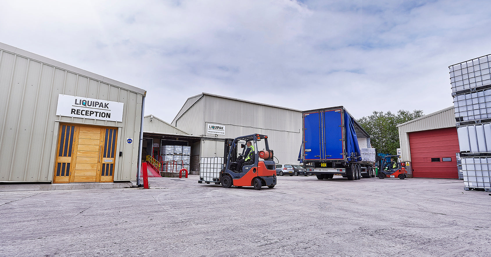 Liquipak-Outside_no_sami_59180a3e-405a-4fe3-b12e-5f6a46c49246.jpg